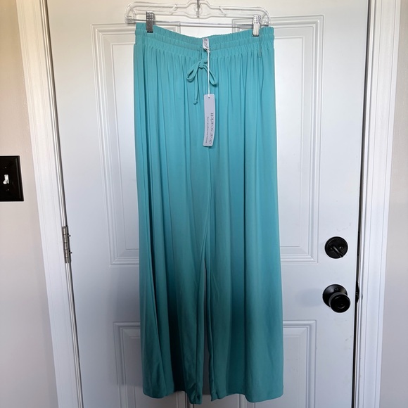 NWT Dear Scarlett Wide Leg Pants - Picture 3 of 7